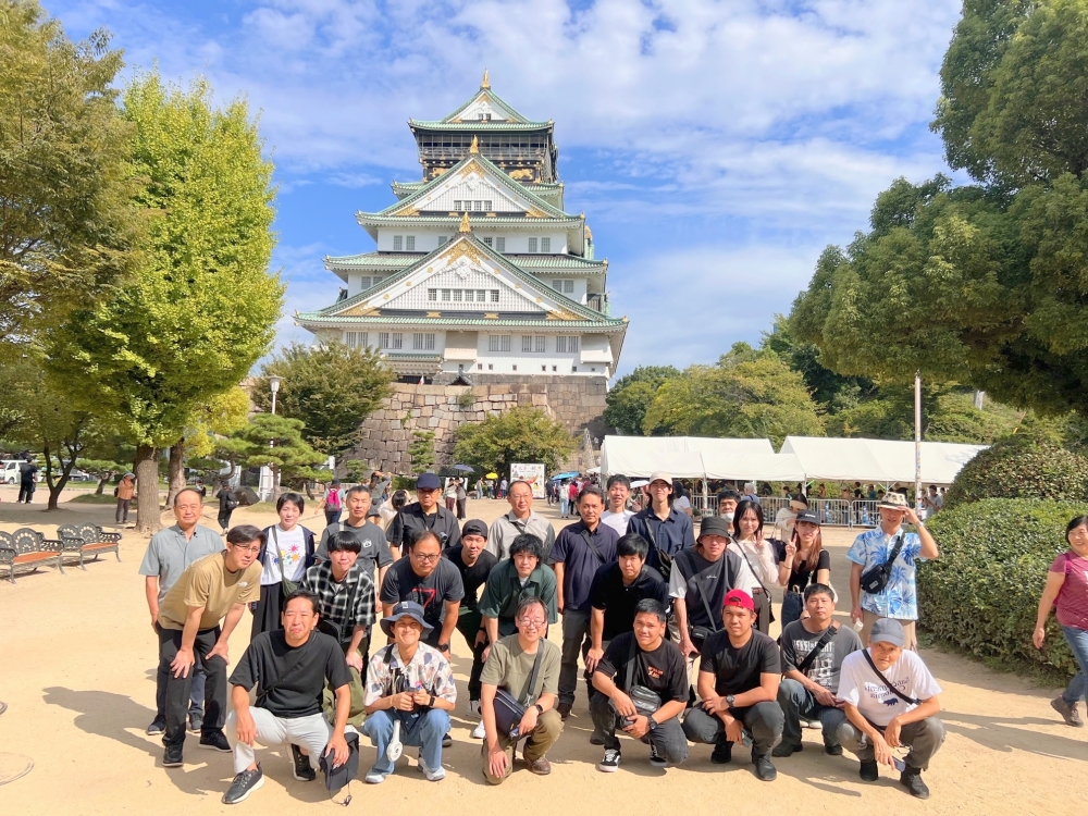 大阪城での集合写真